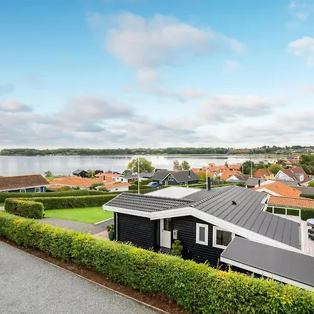 3 Bedroom In Holiday home